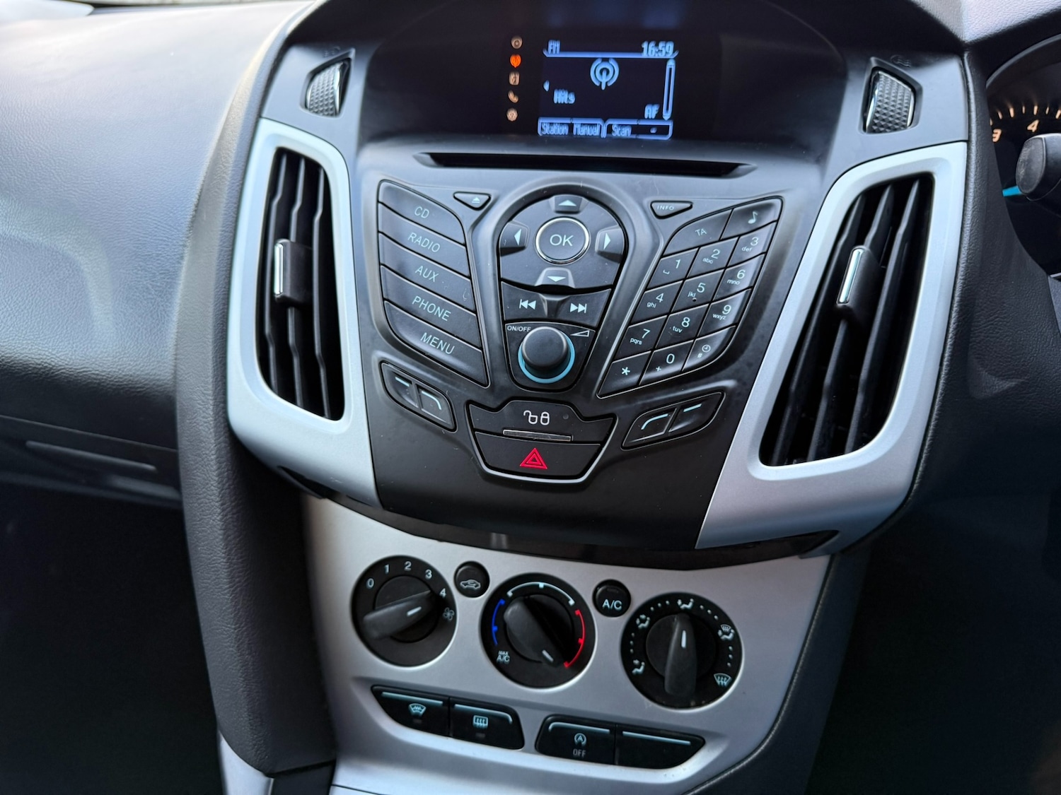 Used Ford Focus 2013 for sale - 77707370: Photo 14