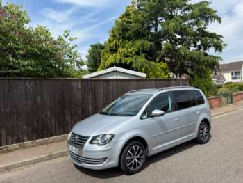 Used Volkswagen Touran 2010 for sale - 75117658: Photo