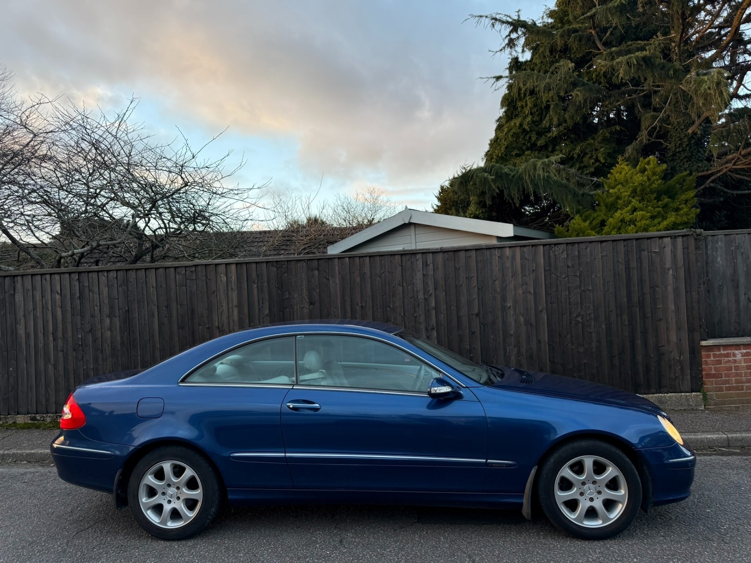 Used Mercedes-Benz CLK 2005 for sale - 77573687: Photo 2
