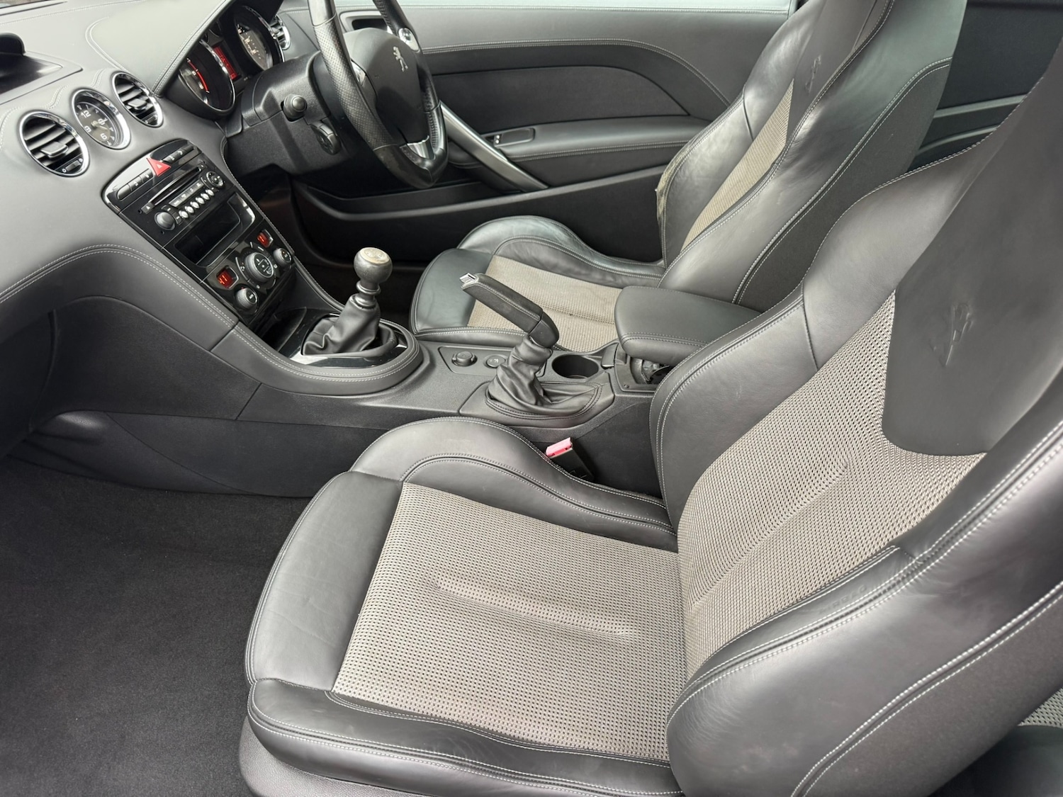 Used Peugeot RCZ 2013 for sale - 76452457: Photo 12