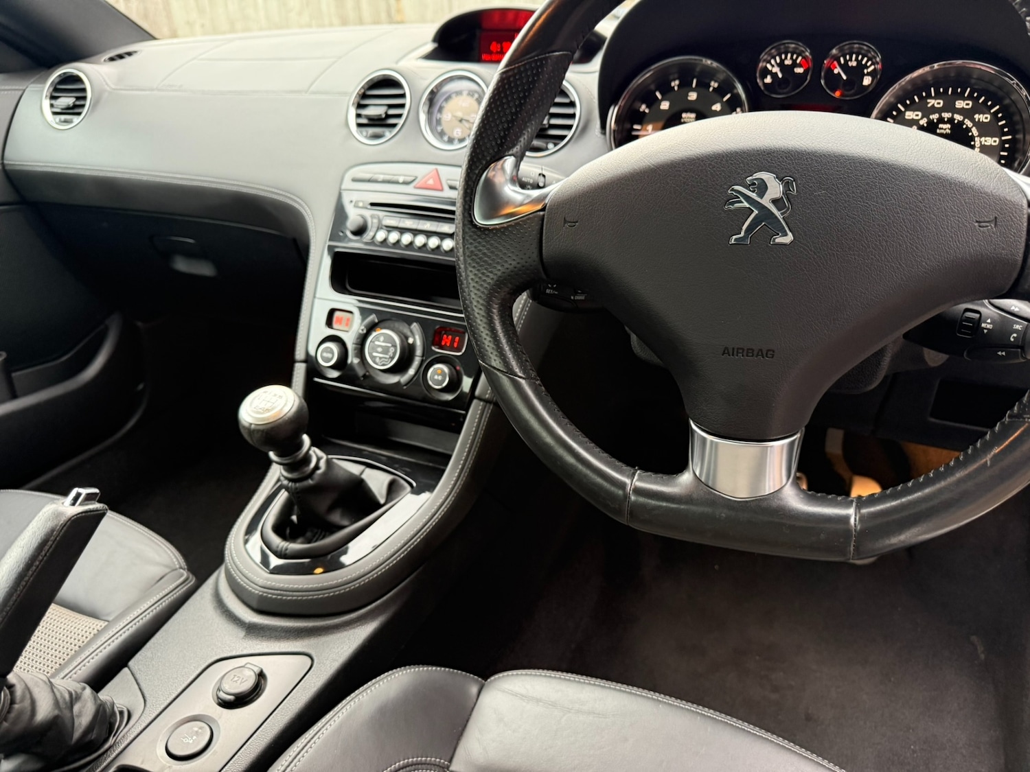 Used Peugeot RCZ 2013 for sale - 76452457: Photo 15