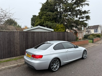 Used BMW 3 Series 2009 for sale - 77220597: Photo