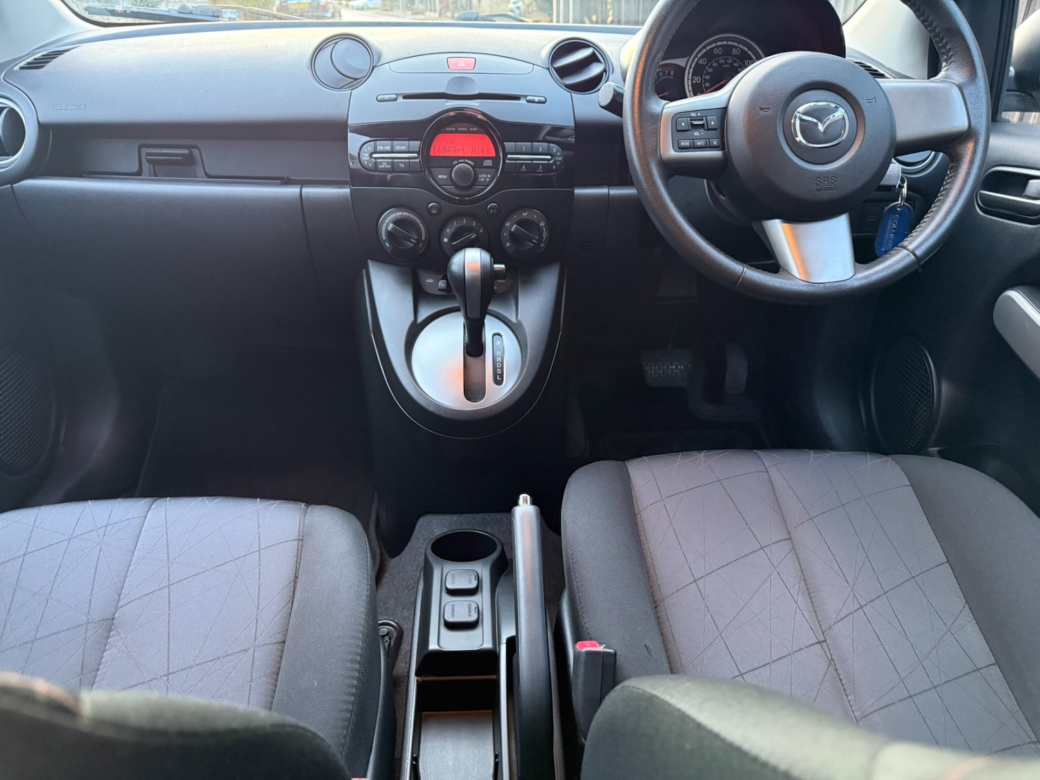 Used Mazda Mazda2 2013 for sale - 77225928: Photo 11