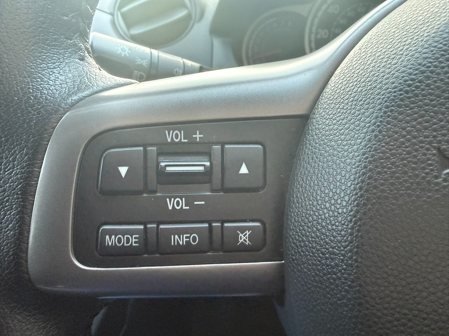 Used Mazda Mazda2 2013 for sale - 77225928: Photo 16