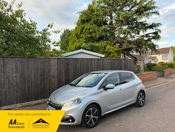 Used Peugeot 208 2015 for sale - 79704621: Photo