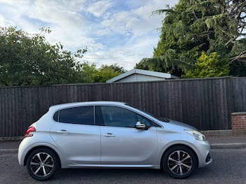 Used Peugeot 208 2015 for sale - 79704621: Photo