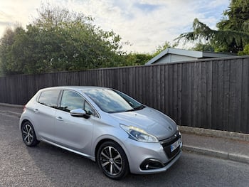 Used Peugeot 208 2015 for sale - 79704621: Photo