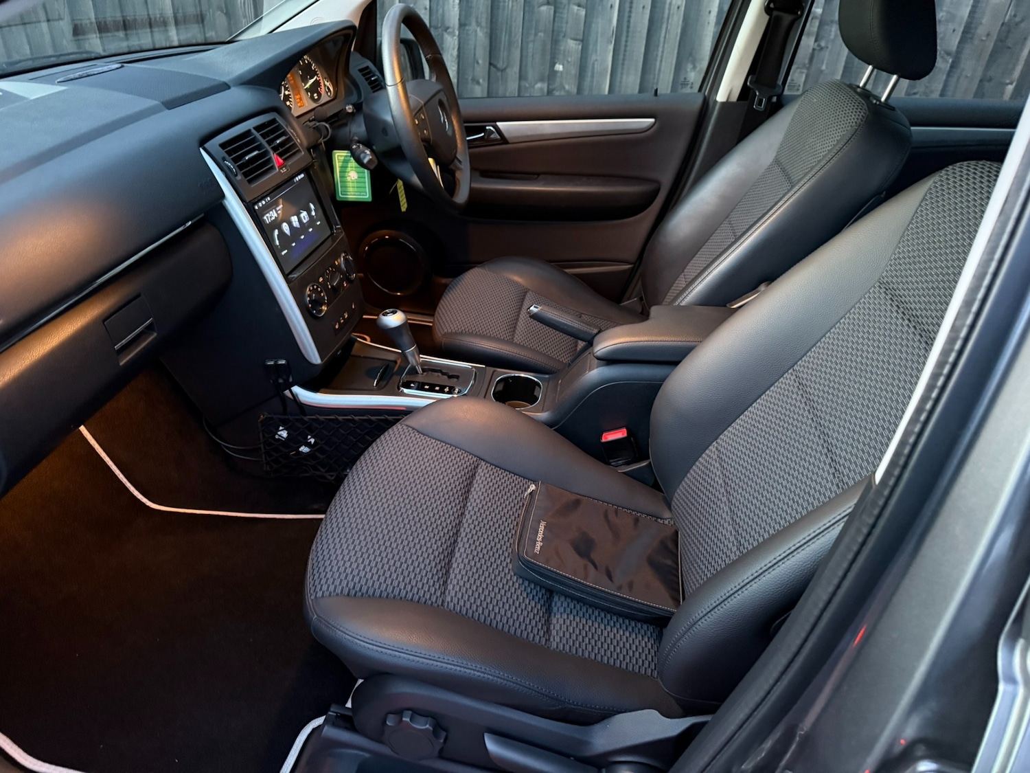 Used Mercedes-Benz B Class 2010 for sale - 77573166: Photo 10