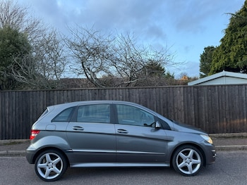 Used Mercedes-Benz B Class 2010 for sale - 77573166: Photo