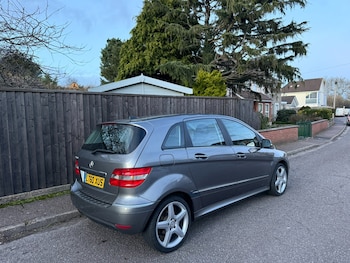 Used Mercedes-Benz B Class 2010 for sale - 77573166: Photo