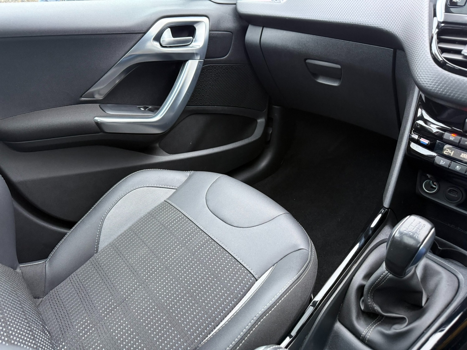 Used Peugeot 2008 2019 for sale - 77323722: Photo 12