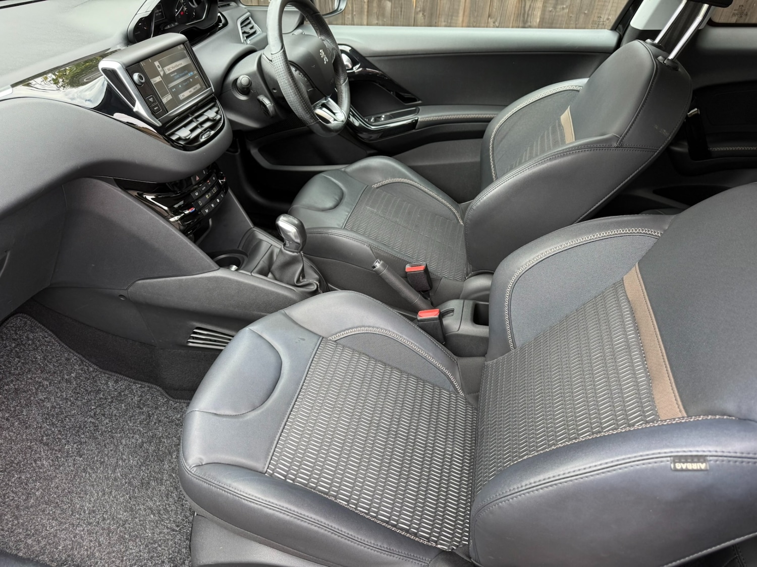 Used Peugeot 208 2013 for sale - 76088891: Photo 10