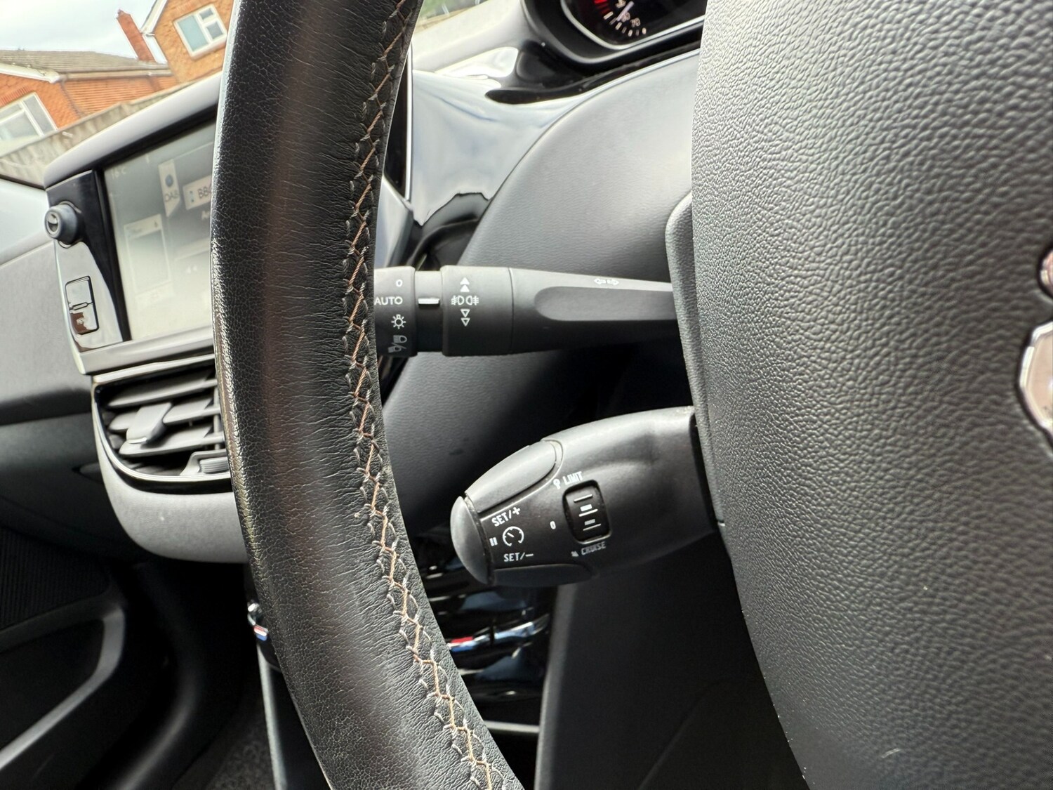 Used Peugeot 208 2013 for sale - 76088891: Photo 16