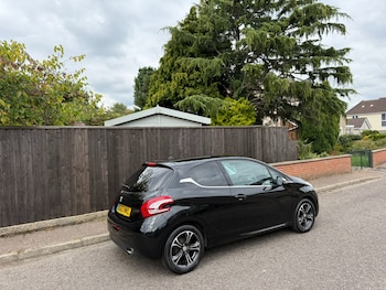Used Peugeot 208 2013 for sale - 76088891: Photo 3