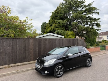 Used Peugeot 208 2013 for sale - 76088891: Photo 4