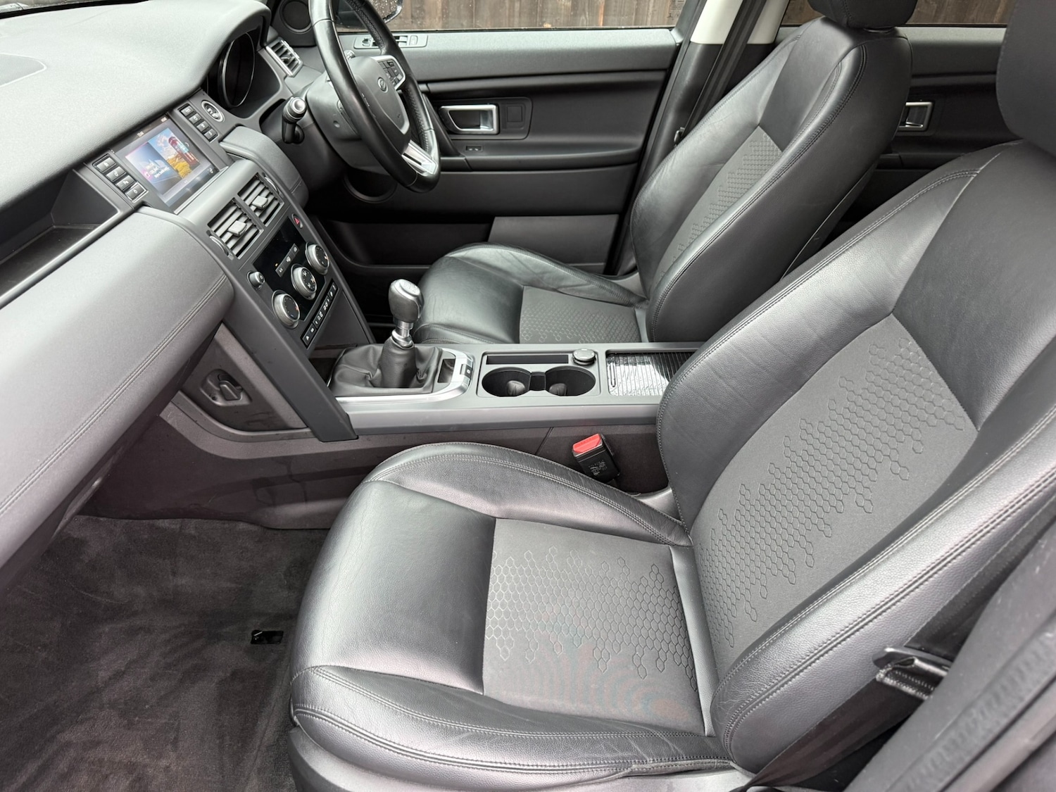 Used Land Rover Discovery Sport 2017 for sale - 77319313: Photo 11