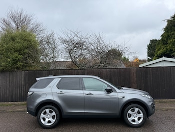 Used Land Rover Discovery Sport 2017 for sale - 77319313: Photo