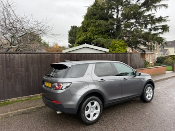Used Land Rover Discovery Sport 2017 for sale - 77319313: Photo