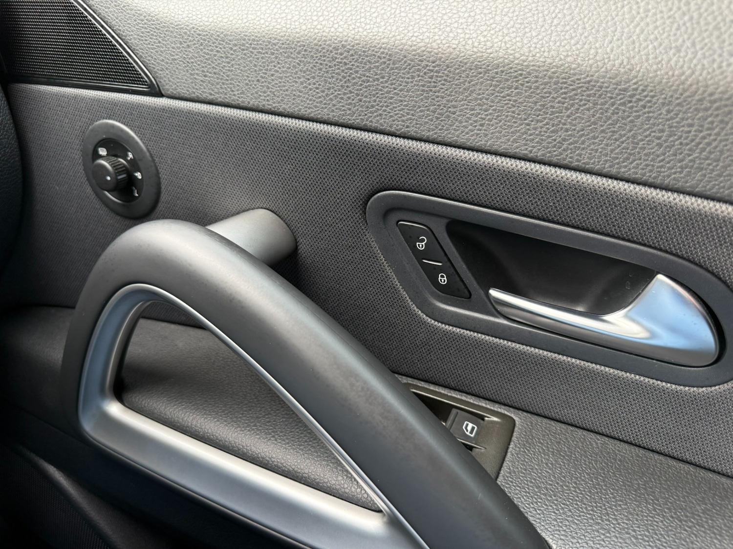 Used Volkswagen Scirocco 2011 for sale - 76568725: Photo 17