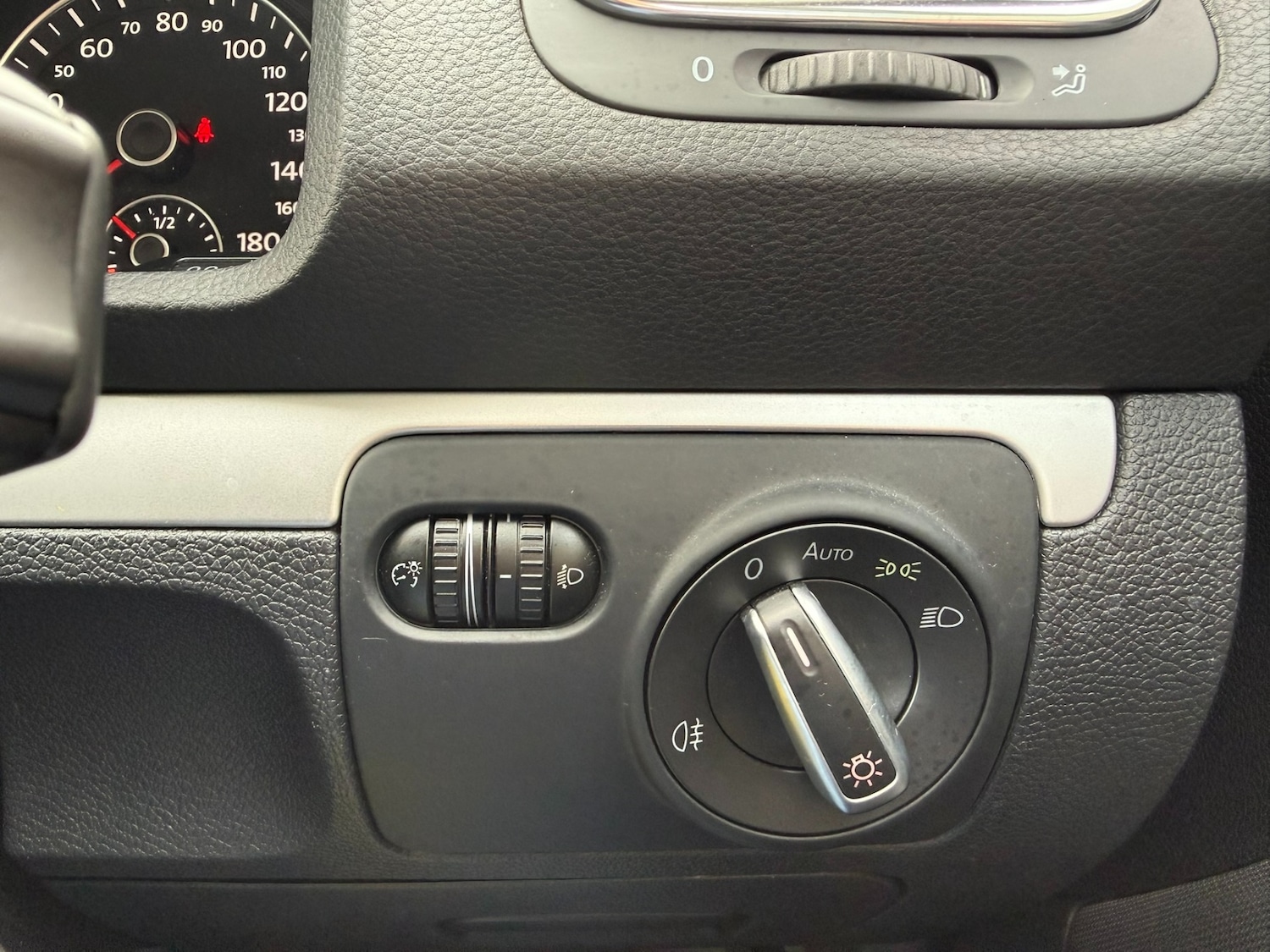 Used Volkswagen Scirocco 2011 for sale - 76568725: Photo 18