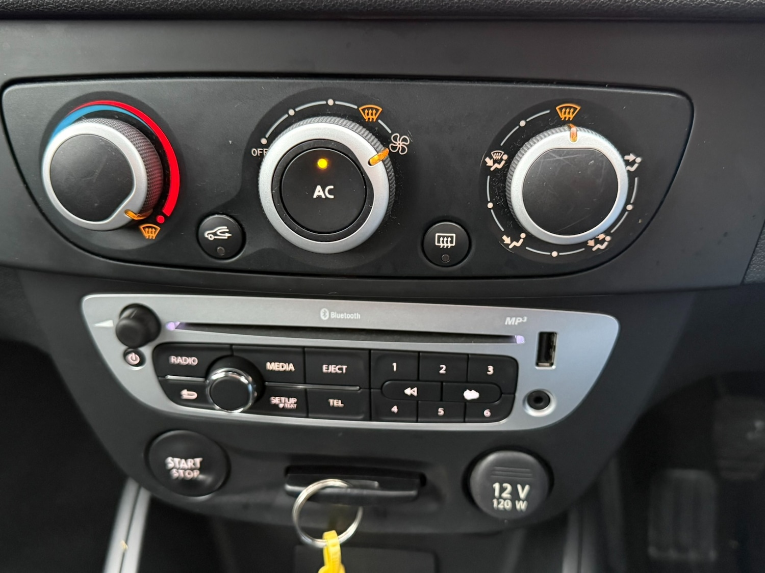 Used Renault Megane 2013 for sale - 77223035: Photo 15