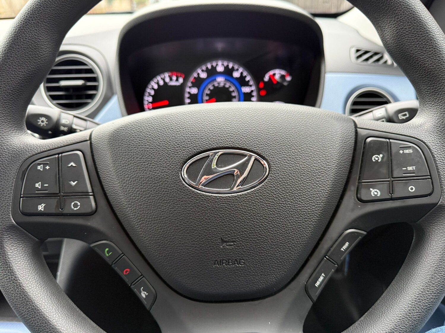 Used Hyundai i10 2015 for sale - 77418400: Photo 15