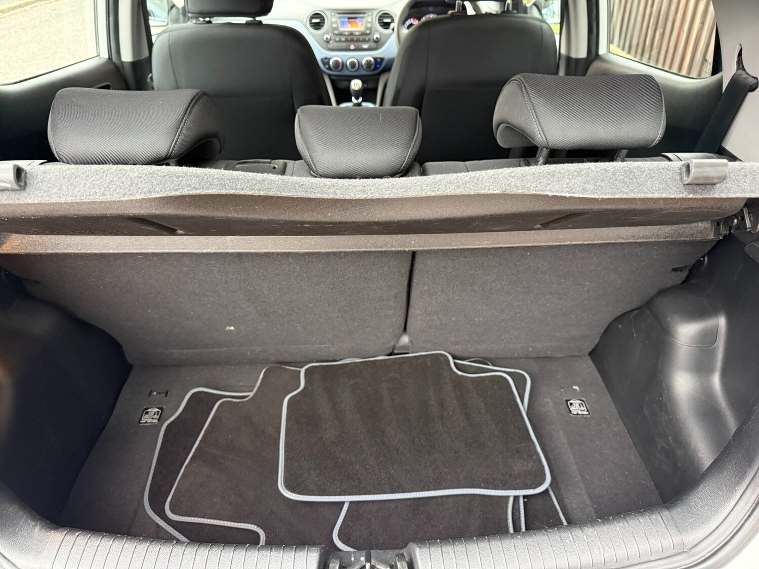 Used Hyundai i10 2015 for sale - 77418400: Photo 17