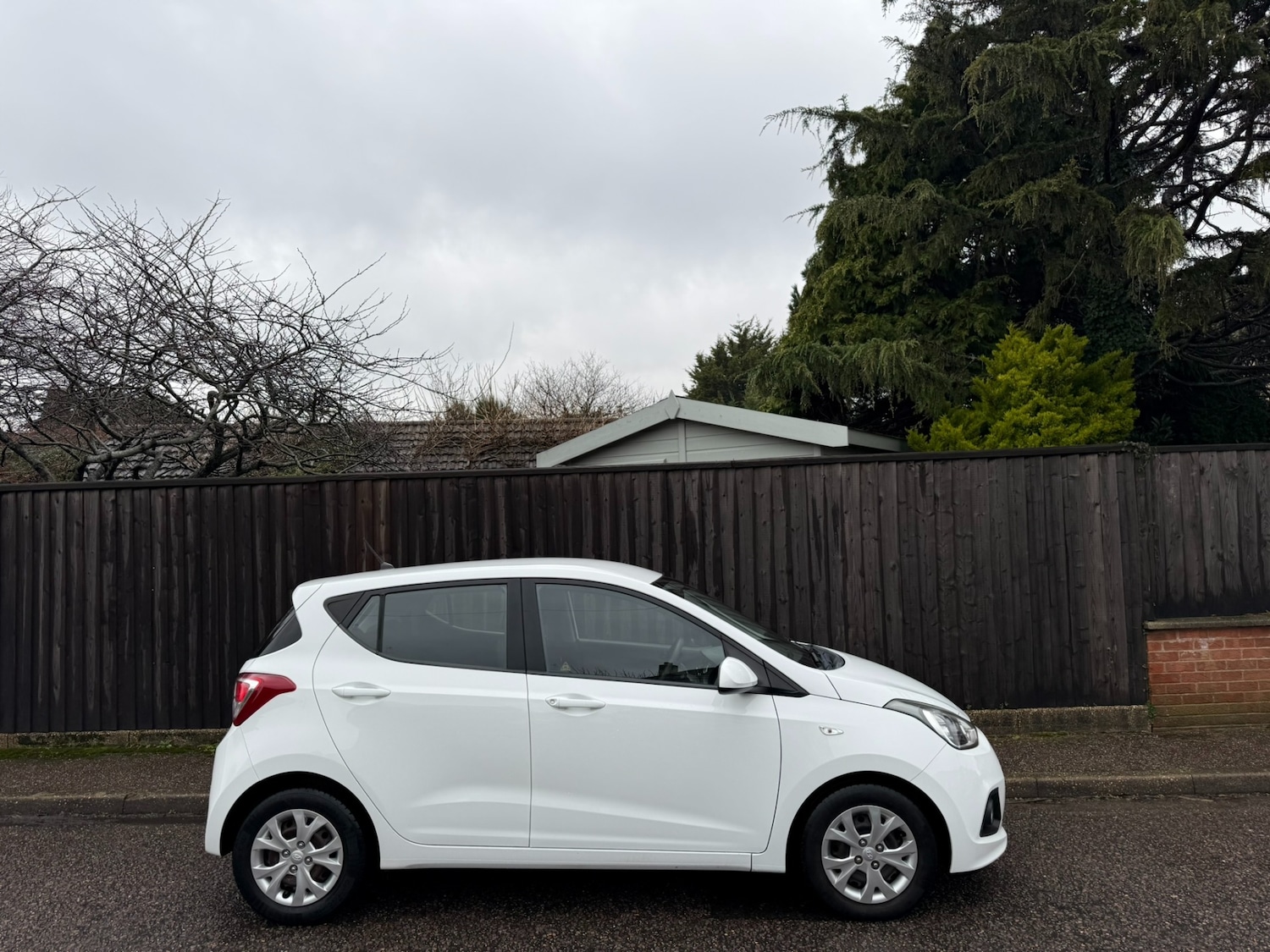 Used Hyundai i10 2015 for sale - 77418400: Photo 2