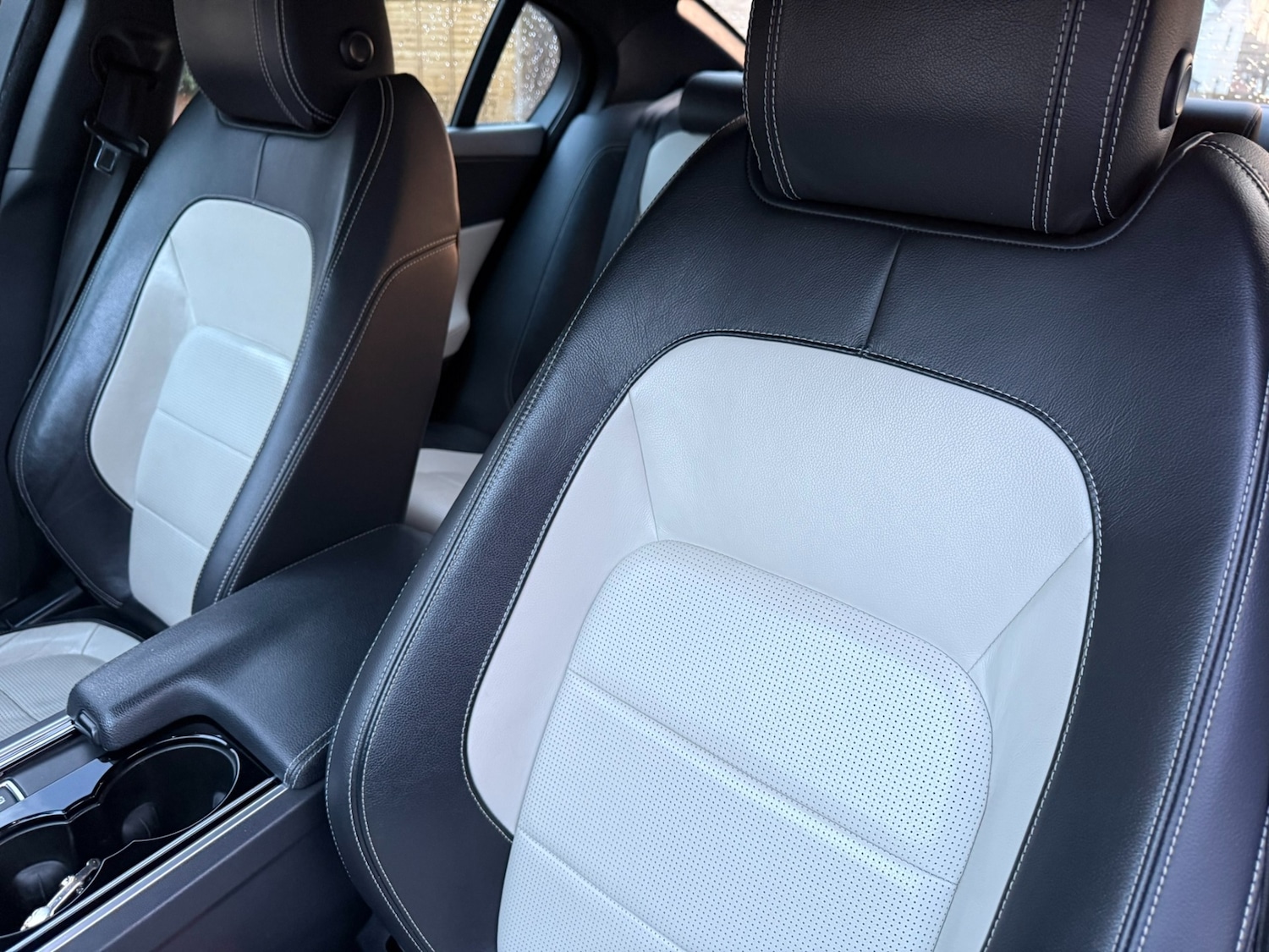 Used Jaguar XE 2017 for sale - 77466095: Photo 12