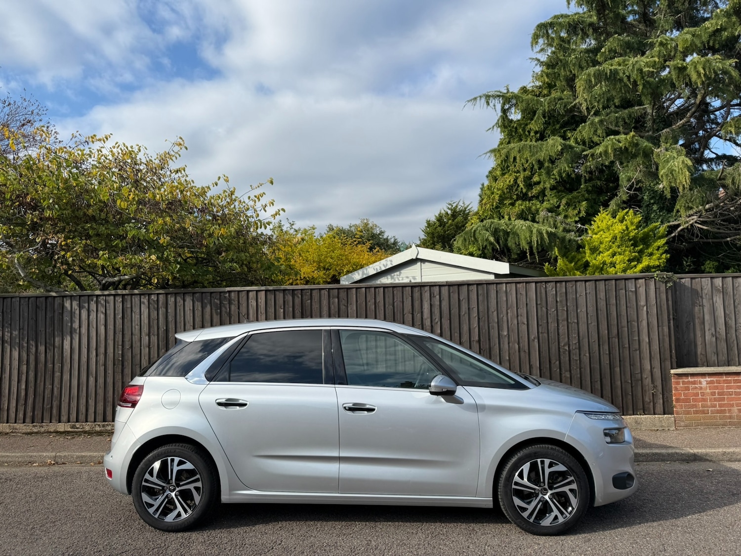 Used Citroen C4 Picasso 2013 for sale - 76221915: Photo 2