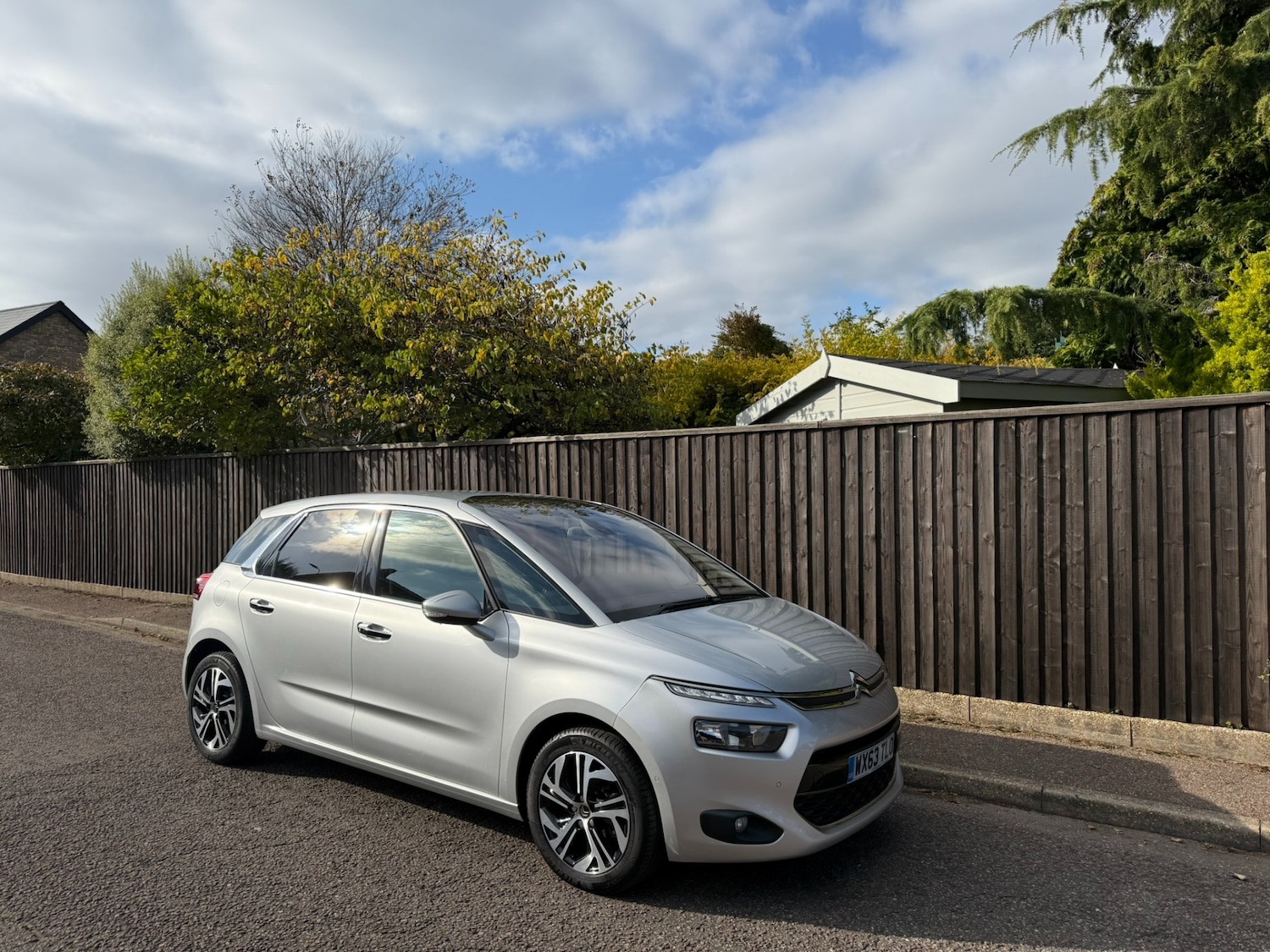 Used Citroen C4 Picasso 2013 for sale - 76221915: Photo 4