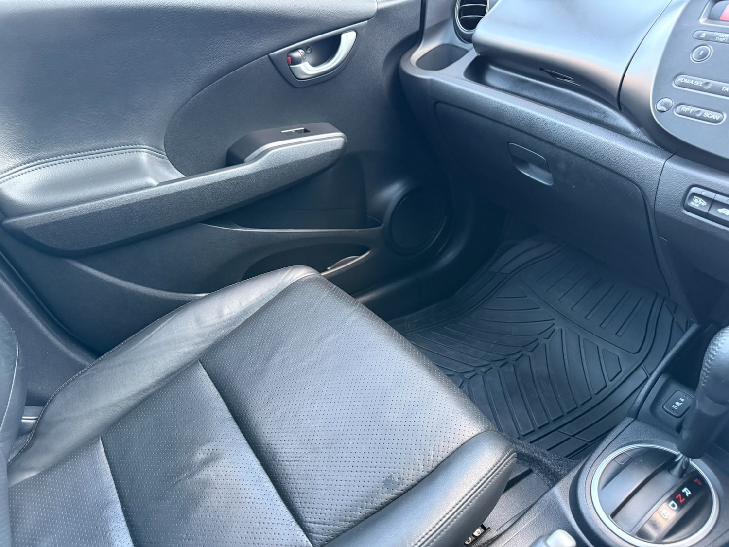 Used Honda Jazz 2012 for sale - 77896801: Photo 13