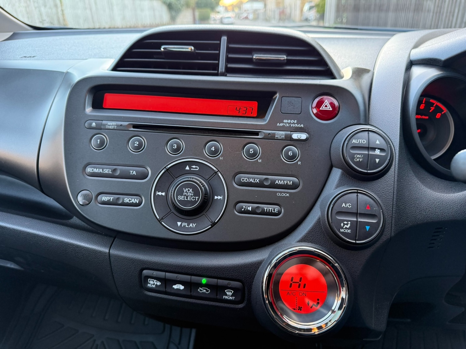 Used Honda Jazz 2012 for sale - 77896801: Photo 15