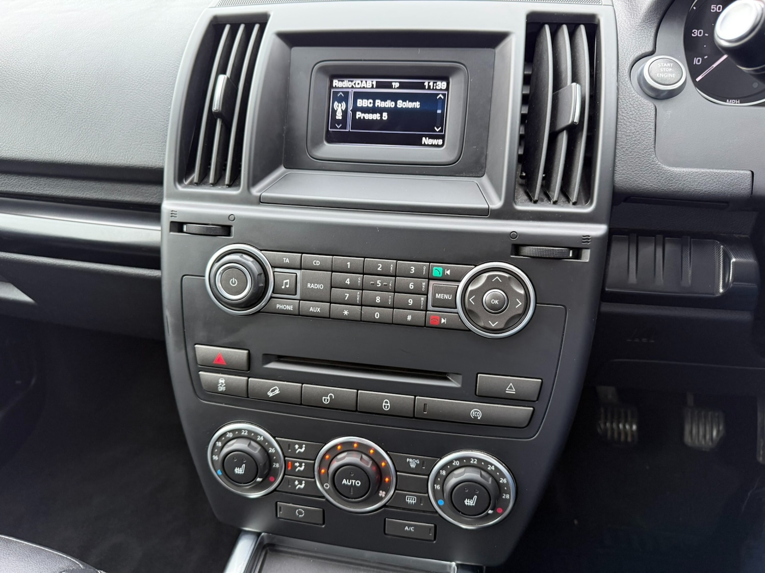 Used Land Rover Freelander 2014 for sale - 76960413: Photo 13