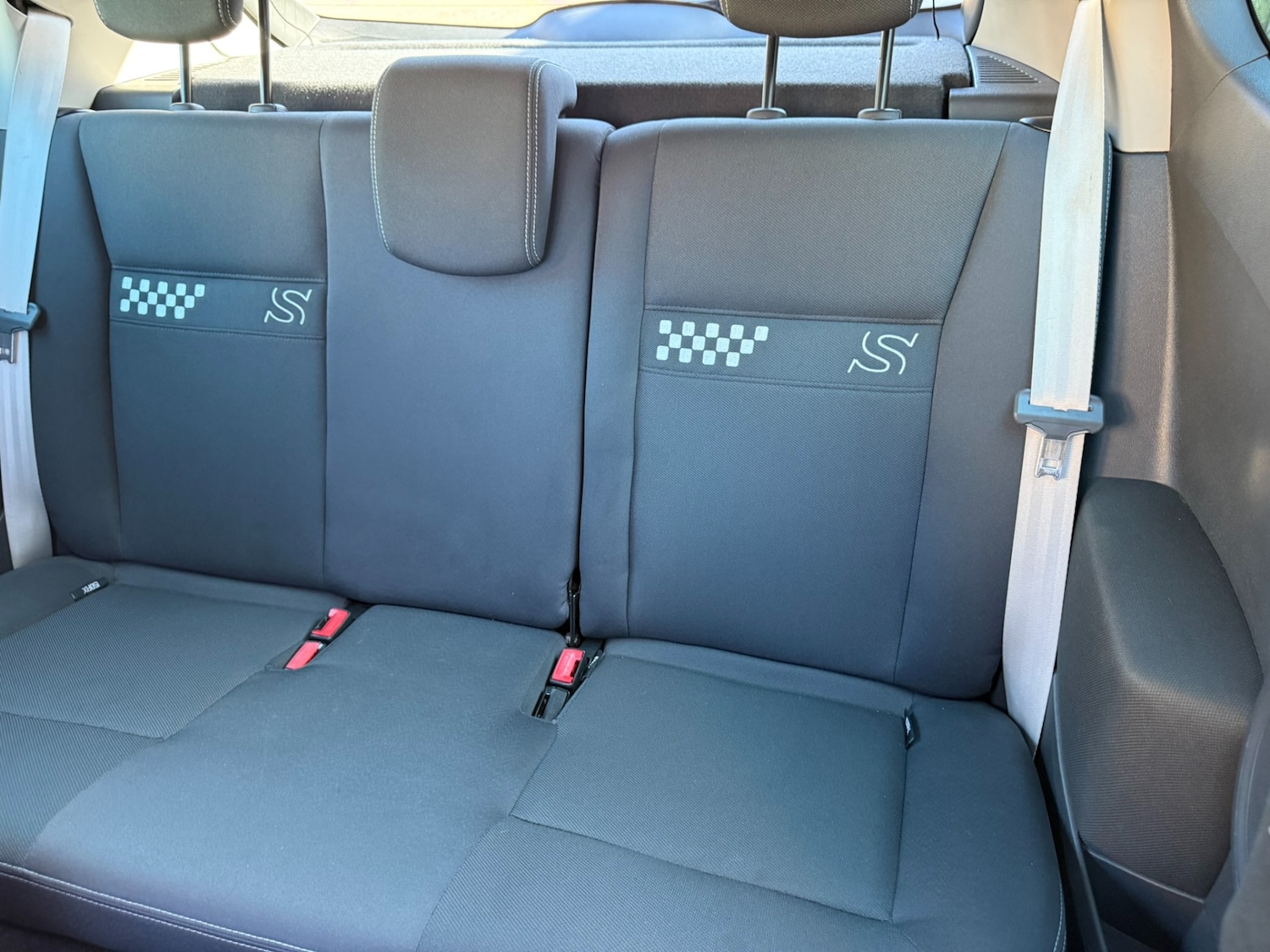 Used Renault Clio 2010 for sale - 77901047: Photo 12