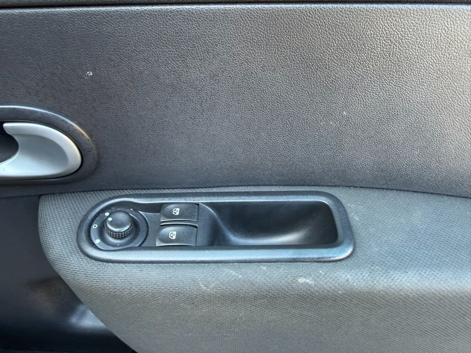 Used Renault Clio 2010 for sale - 77901047: Photo 15