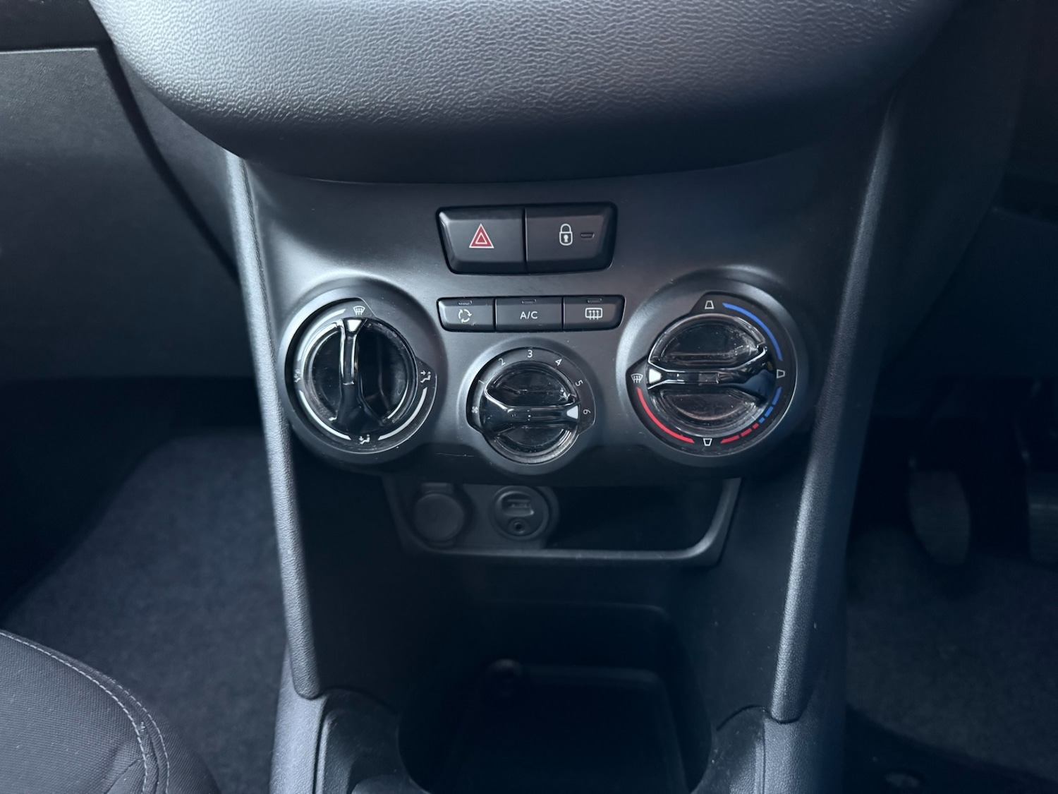 Used Peugeot 208 2013 for sale - 77095417: Photo 15