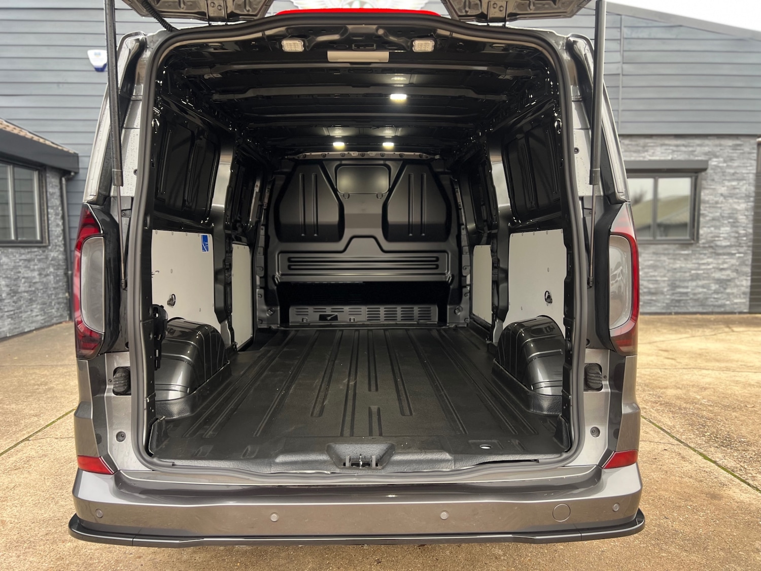 Used Volkswagen Transporter 2025 for sale - 77099857: Photo 13