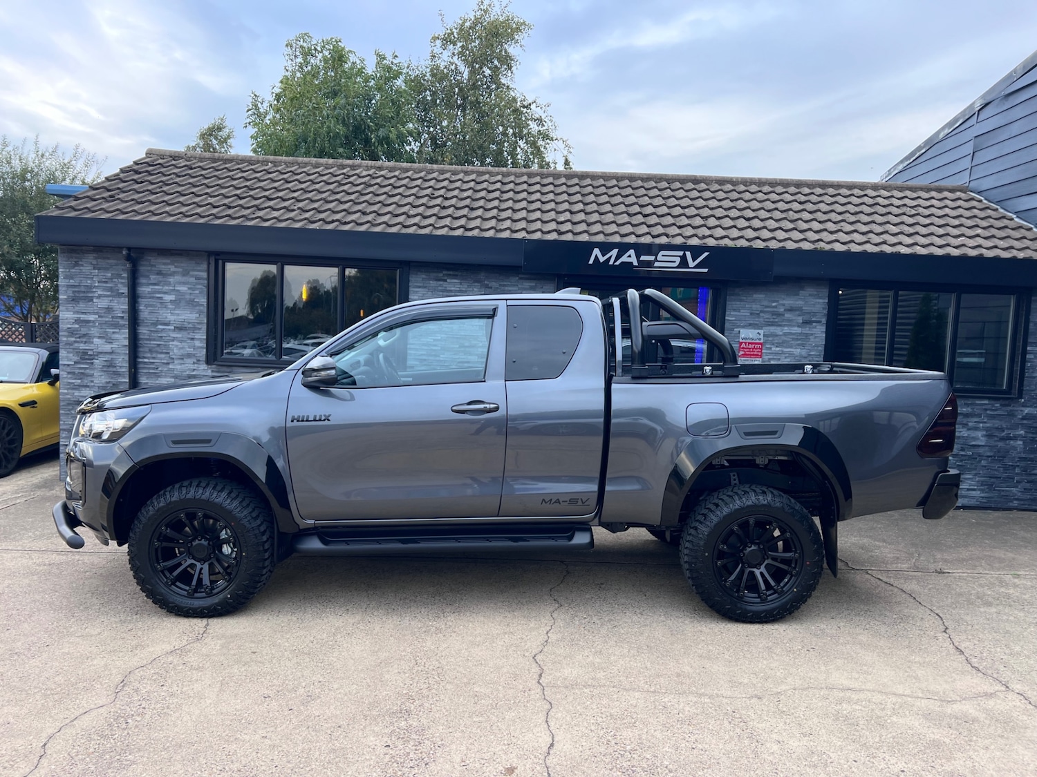 Used Toyota Hilux 2025 for sale - 76149857: Photo 12