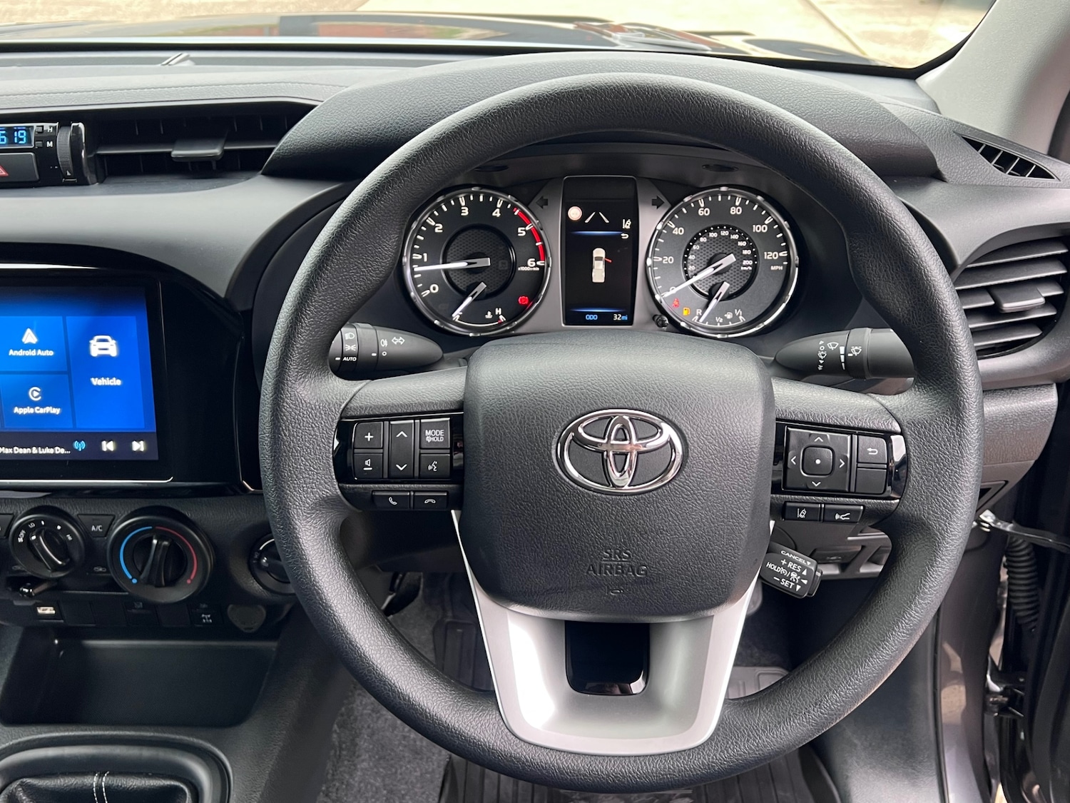 Used Toyota Hilux 2025 for sale - 76149857: Photo 4