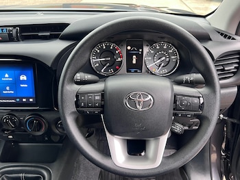 Used Toyota Hilux 2025 for sale - 76149857: Photo