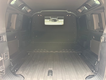 Used Land Rover Defender 2026 for sale - 79418125: Photo