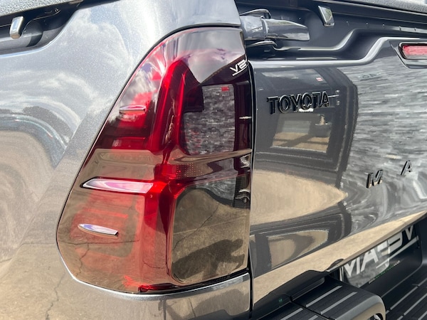 Used Toyota Hilux 2025 for sale - 75393983: Photo 9