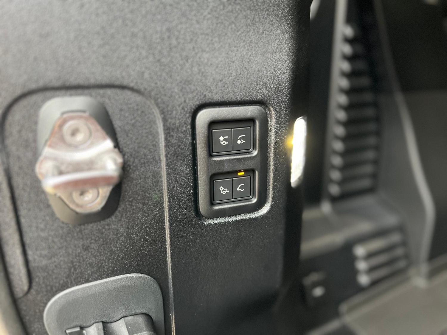 Used Land Rover Defender 2025 for sale - 76719092: Photo 12