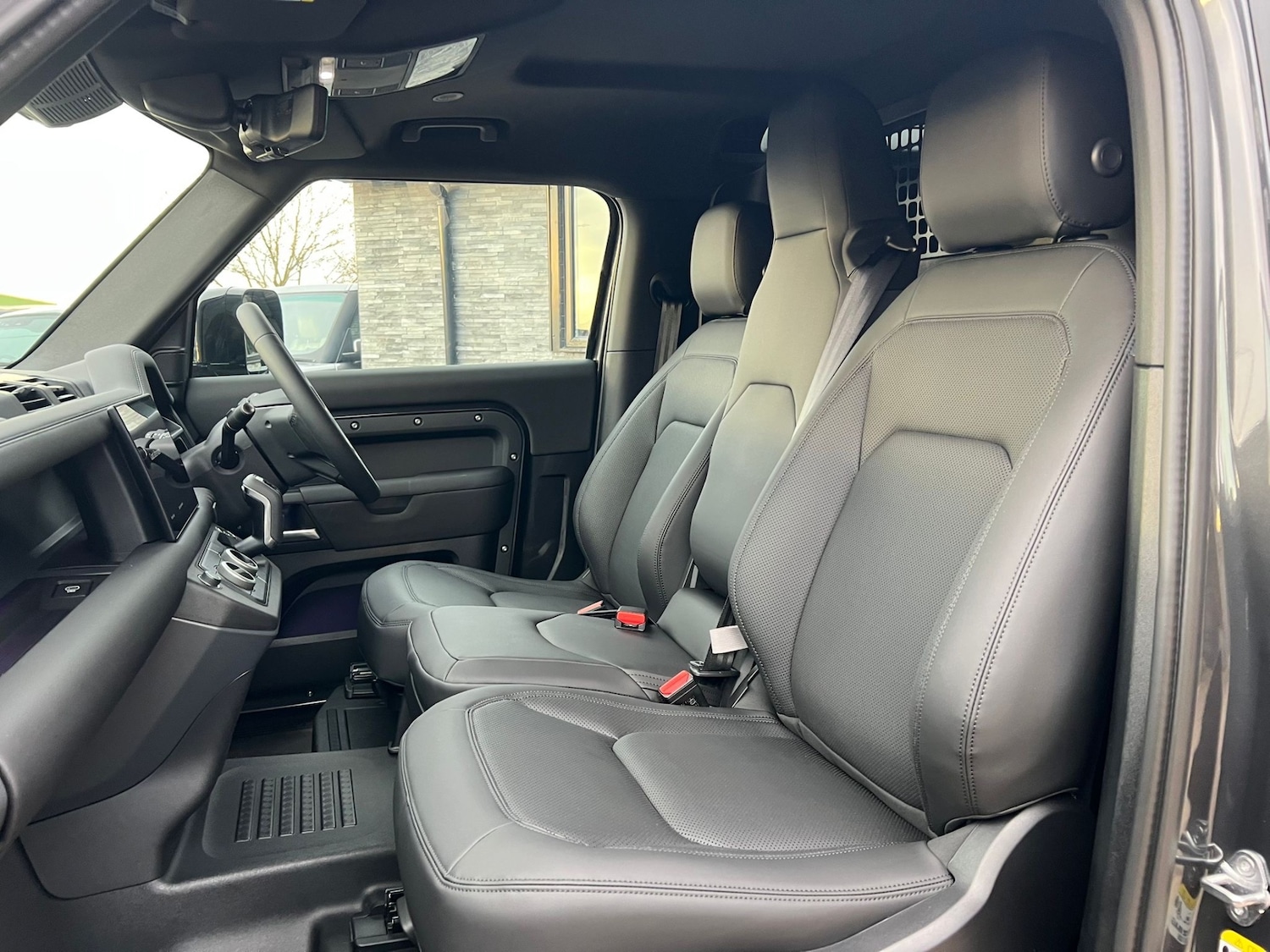 Used Land Rover Defender 2025 for sale - 76719092: Photo 19