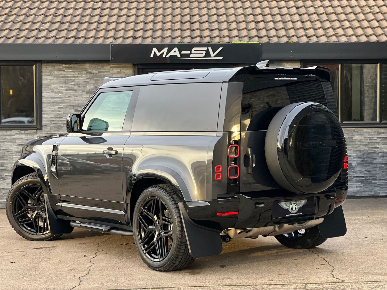 Used Land Rover Defender 2025 for sale - 76719092: Photo 2