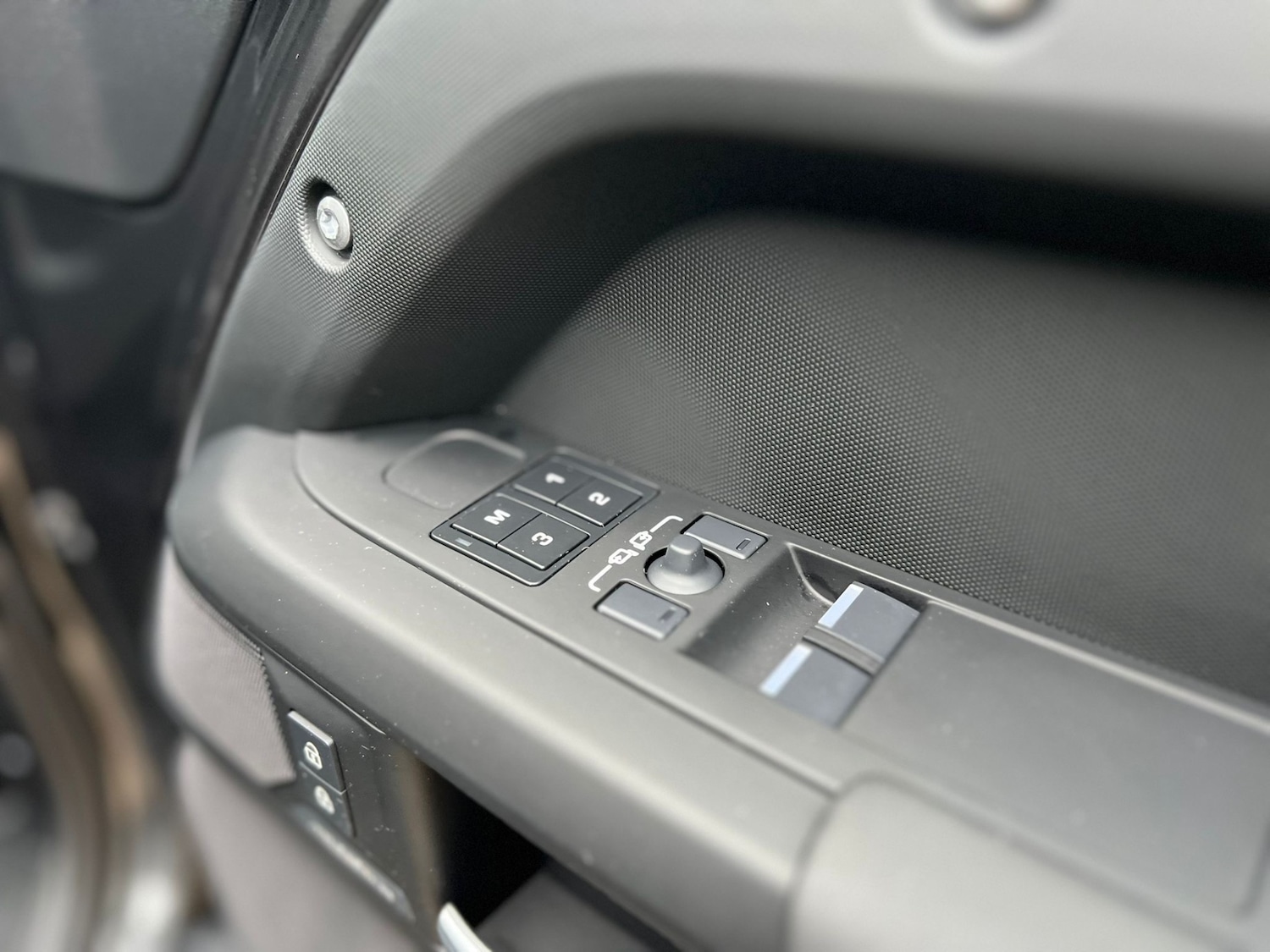 Used Land Rover Defender 2025 for sale - 76719092: Photo 9