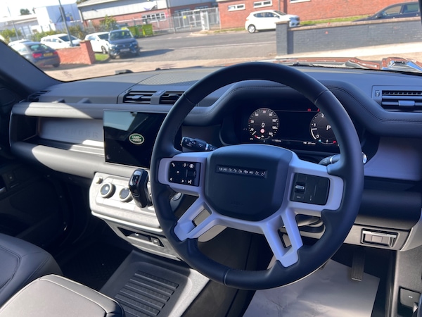 Used Land Rover Defender 2025 for sale - 75308899: Photo 21