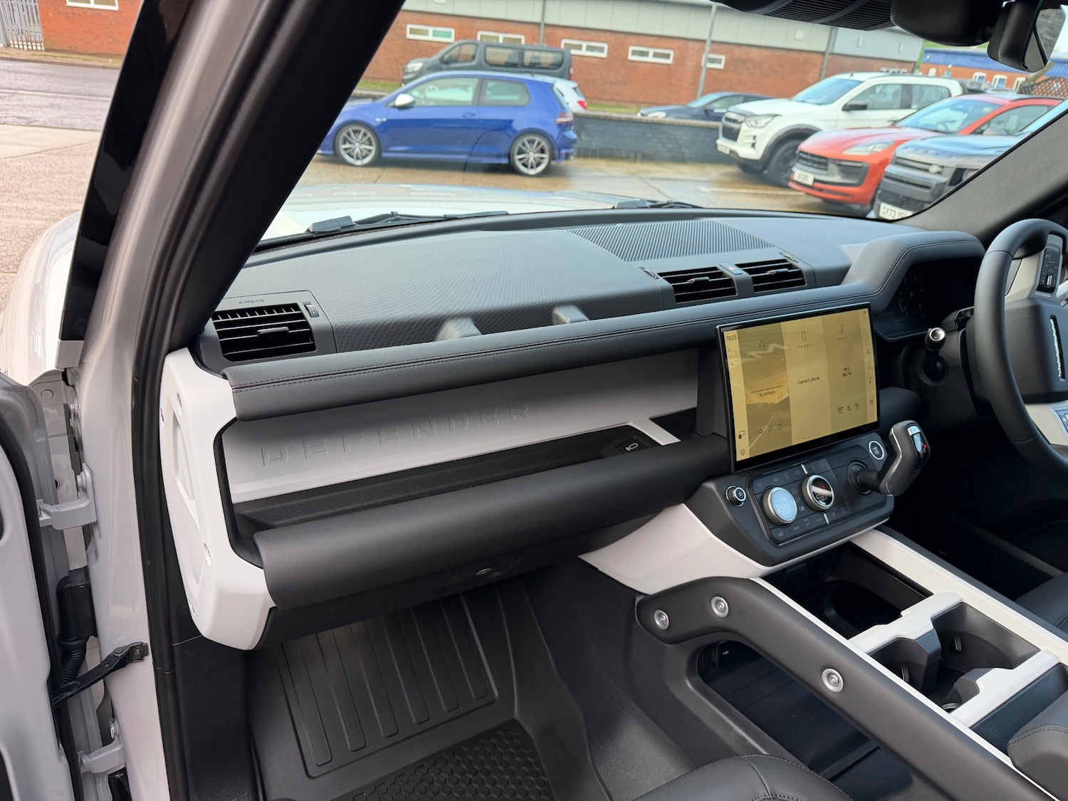 Used Land Rover Defender 2025 for sale - 76979507: Photo 12