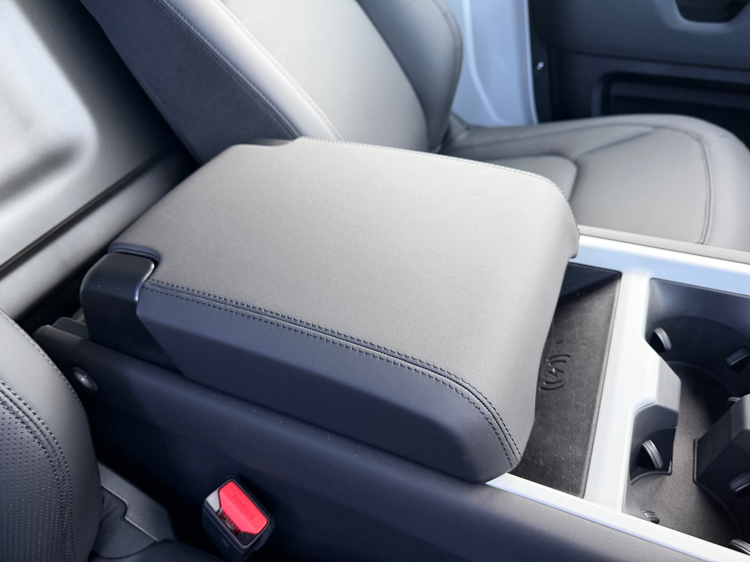 Used Land Rover Defender 2025 for sale - 76979507: Photo 27